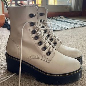 Dr. Martens Leona Boot size 6